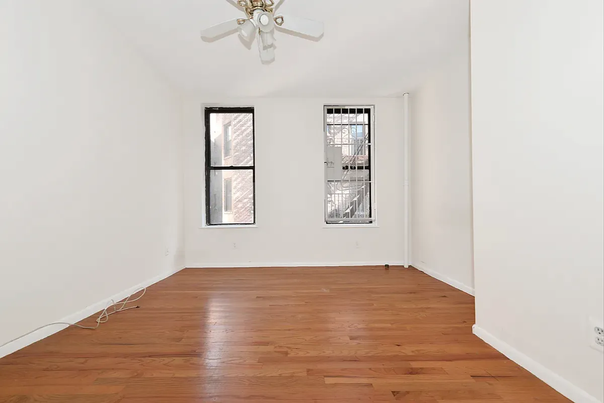 Building Photo - 357 W 54th St #43