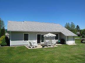 Lovely and private backyard