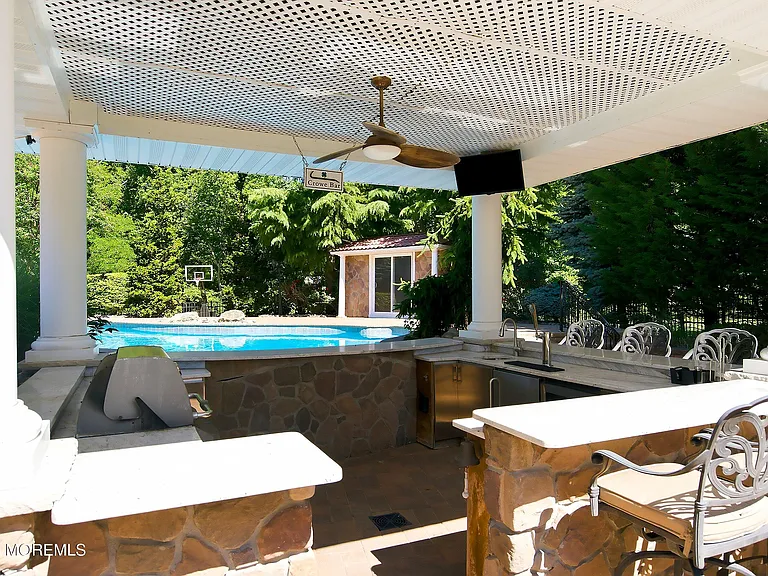 39 Hilltop Rd — Photo 64