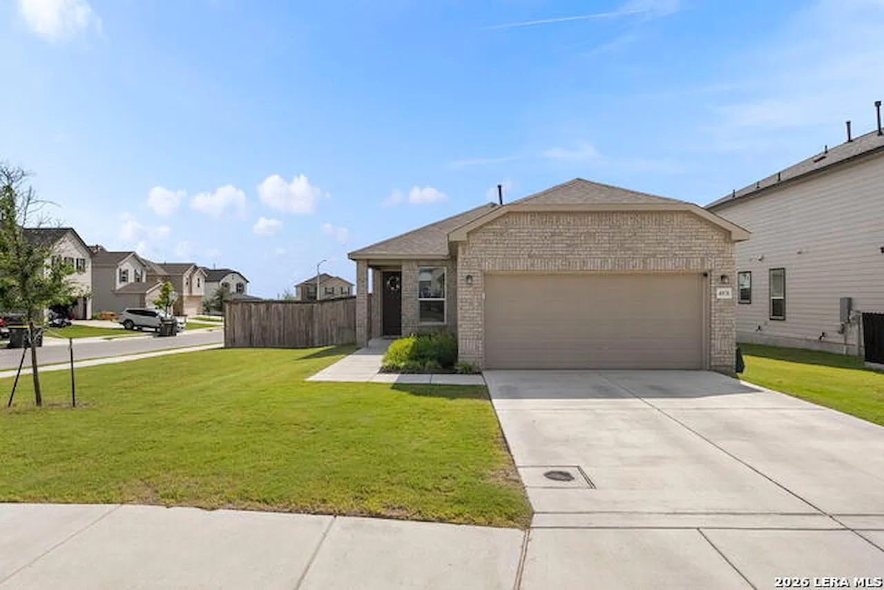 3 bed, 1416 sqft, $1,700 — Photo 2