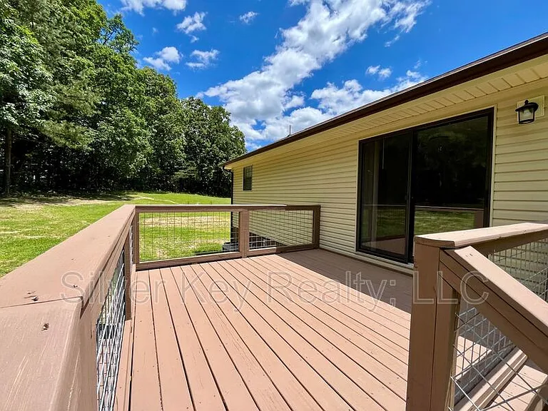 1719 Reed Rd — Photo 9