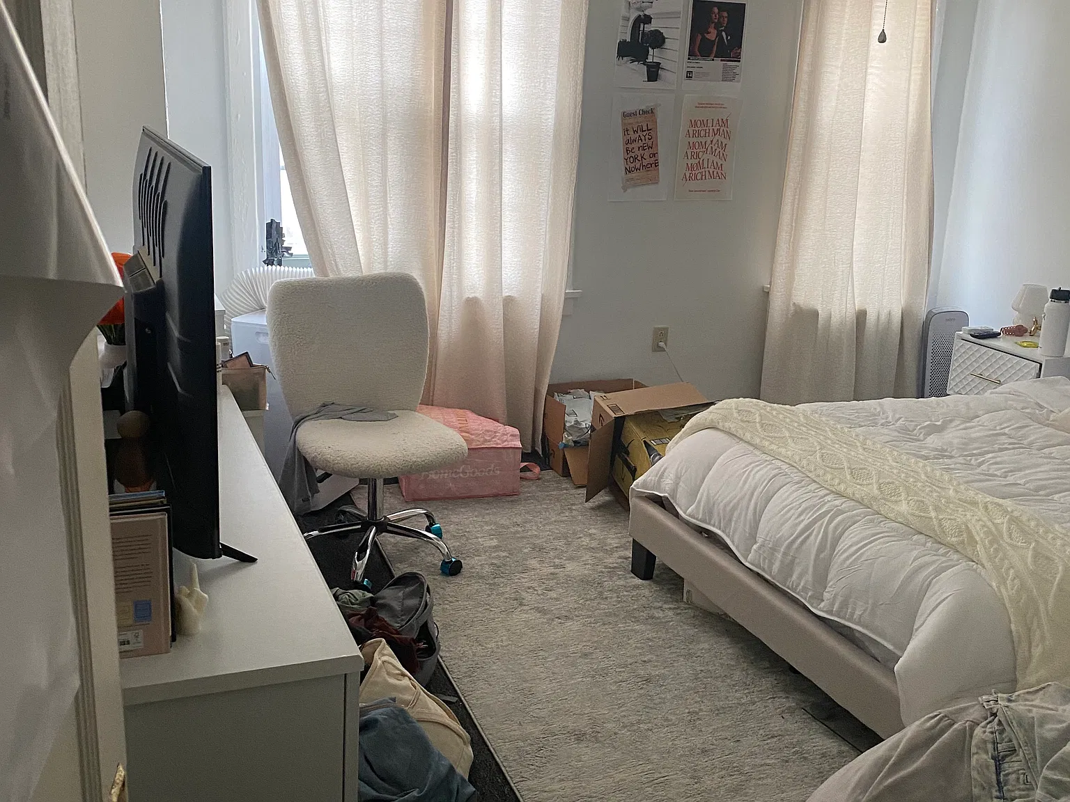4 bed, 1135 sqft, $3,100 — Photo 1