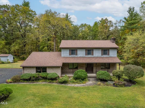60 Saunders Lane, Ballston Lake, NY 12019