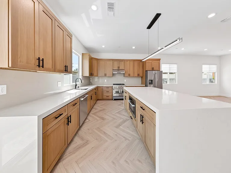 8018 Shadyglade Ave — Photo 28