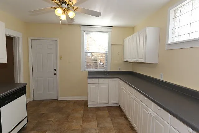 3316 N Southport Ave #1 — Photo 2