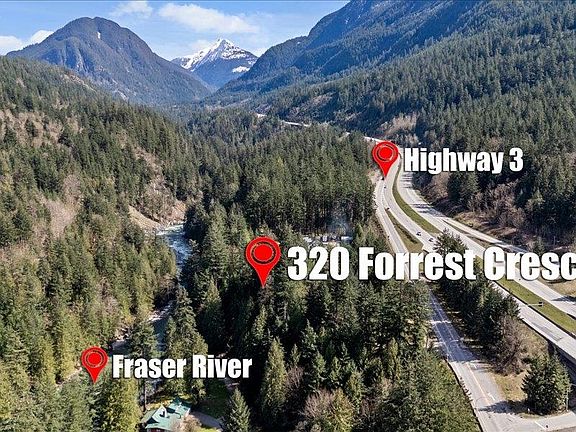 3rd image of 320 Forrest Cres