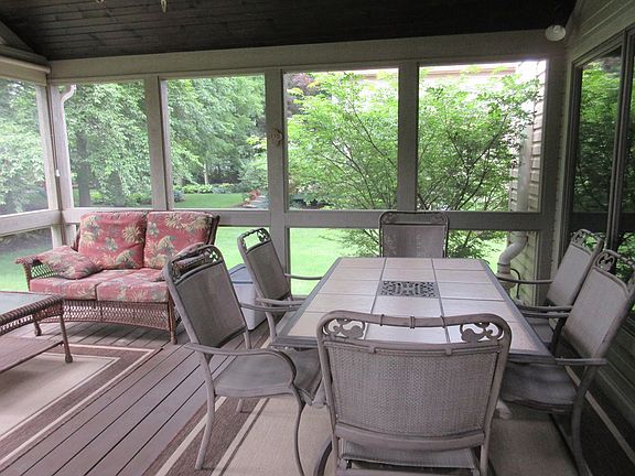 4th image of 2336 Woodview Ct