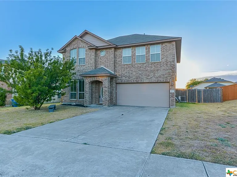 2103 Ryan Dr — Photo 1