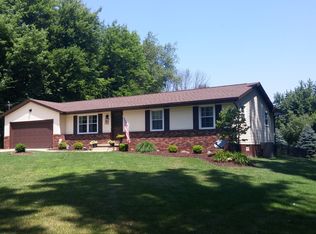 2501 Emmons Dr, Clinton, OH 44216