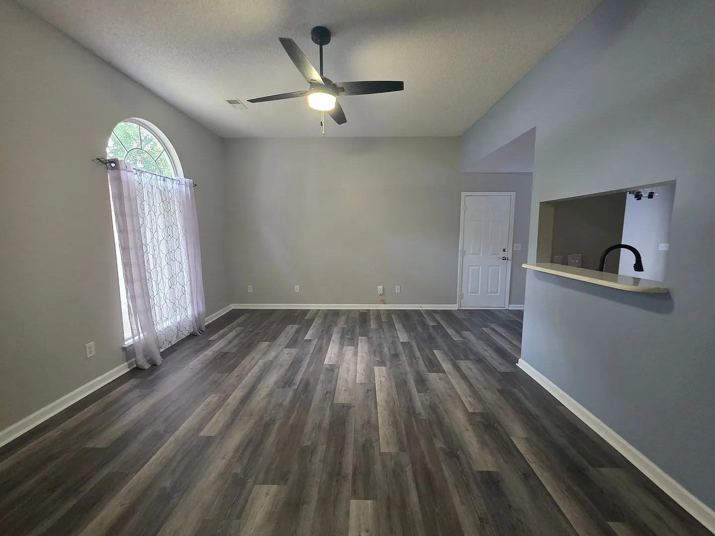 1653 Kennerly Road — Photo 3