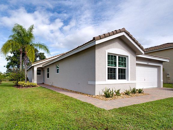 House front and the main entrance
