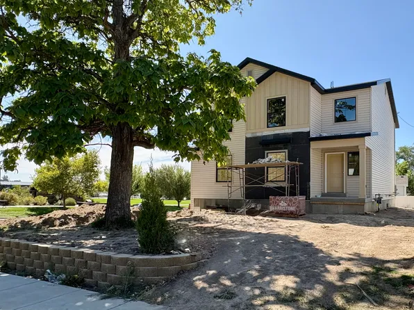 97 E Crestwood Rd, Kaysville, UT 84037