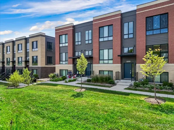 2333 Alumni Dr, Schaumburg, IL 60173
