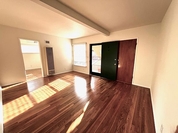 4th image of 1548 Harvard St APT A