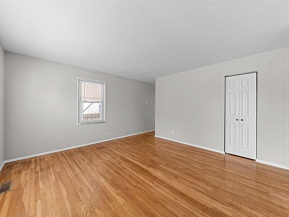 3rd image of 12193 Belaire Pl
