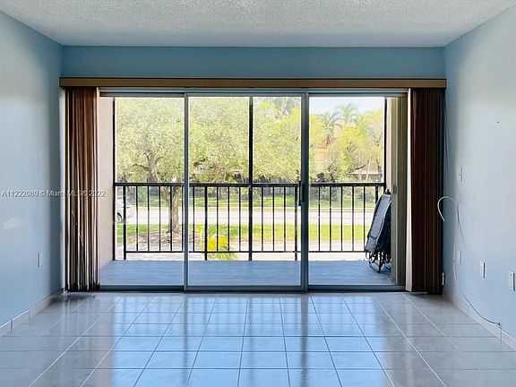 4th image of 402 NW 87th Ave APT 204