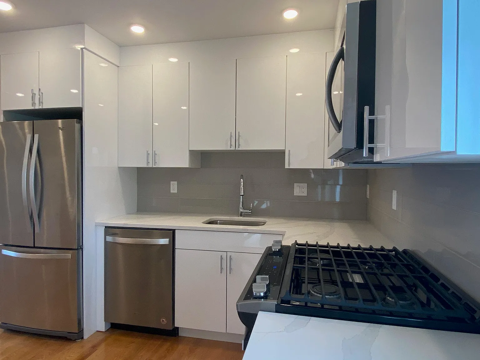 3 bed, 1.0 bath, $3,750 — Photo 4