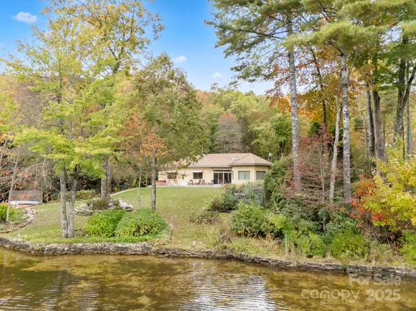 568 W Club Blvd, Lake Toxaway, NC 28747