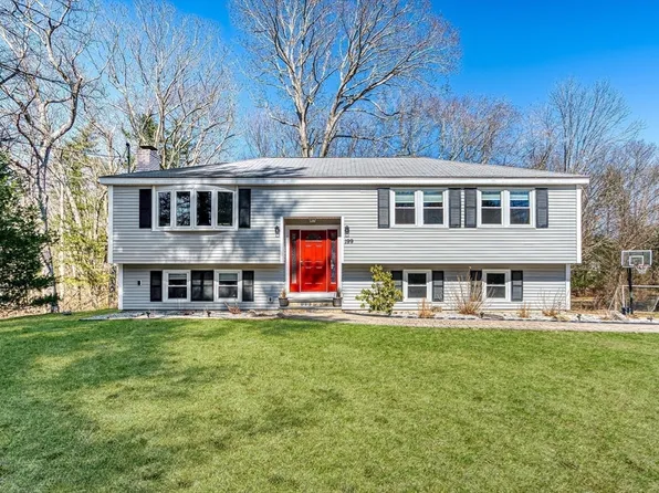 199 Ash St, Hopkinton, MA 01748