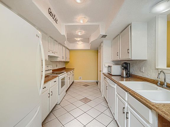 4th image of 51 Casa Verde