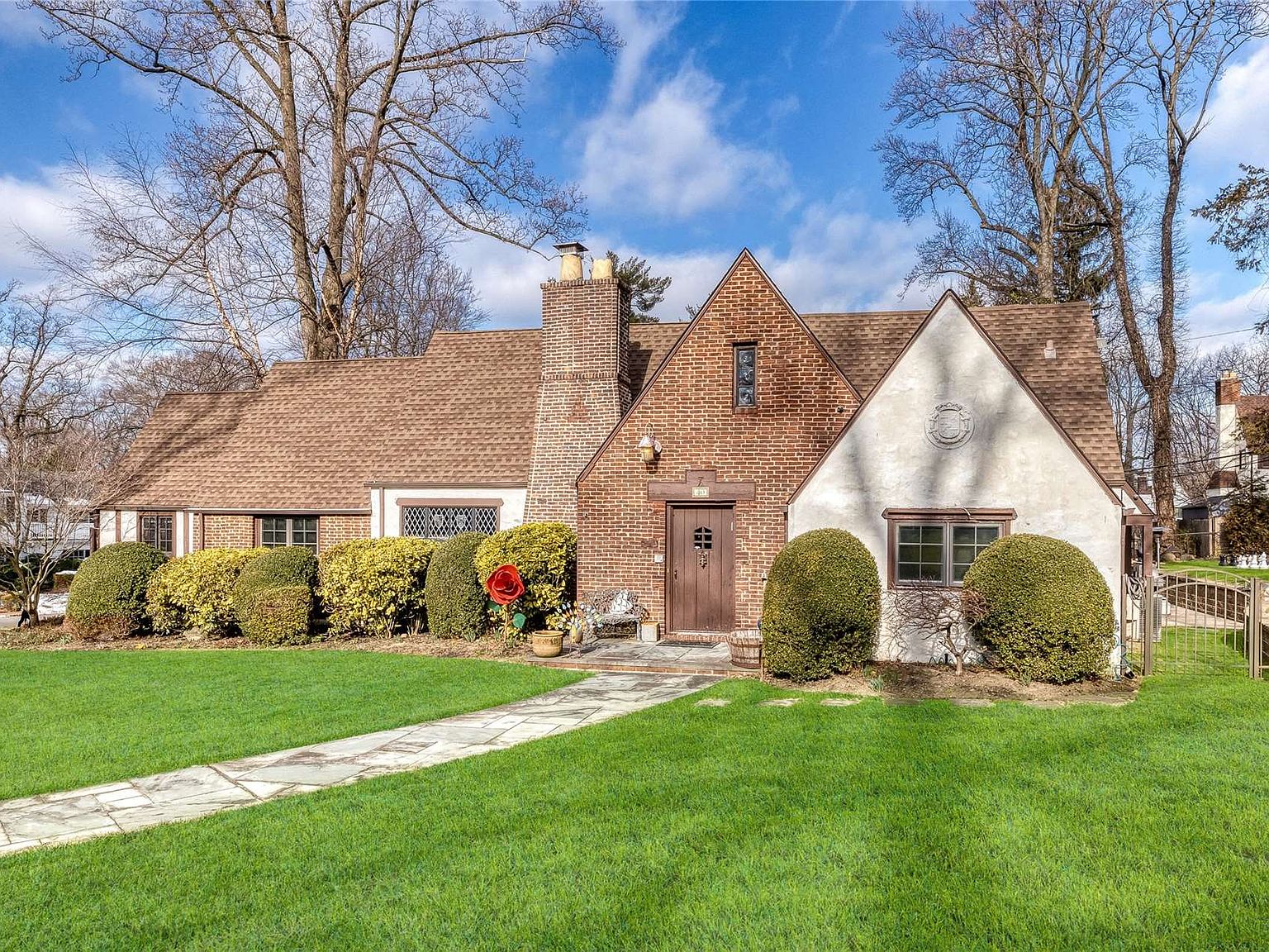 40 Amherst Road, Great Neck, NY 11021 Zillow