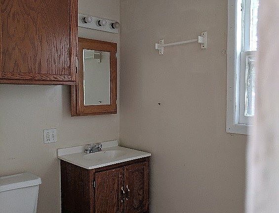 5th image of 205 College St