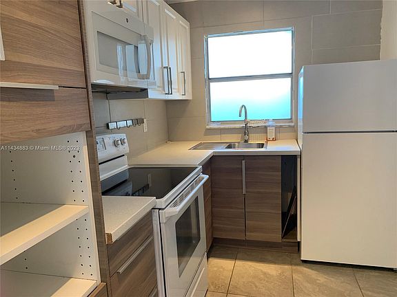 3rd image of 8285 Sunrise Lakes Blvd APT 301