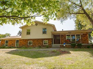 8918 La Costa Rd, Jeffersontown, KY 40299