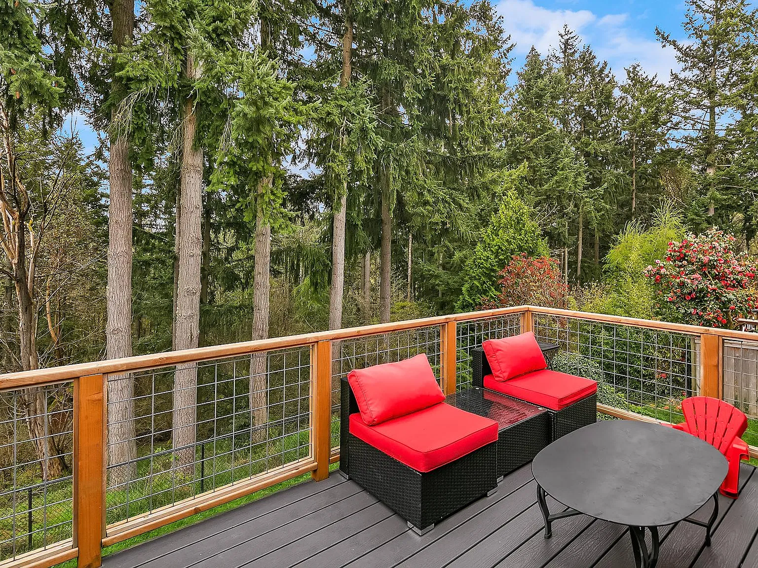 5 bed, 2020 sqft, $3,700 — Photo 4