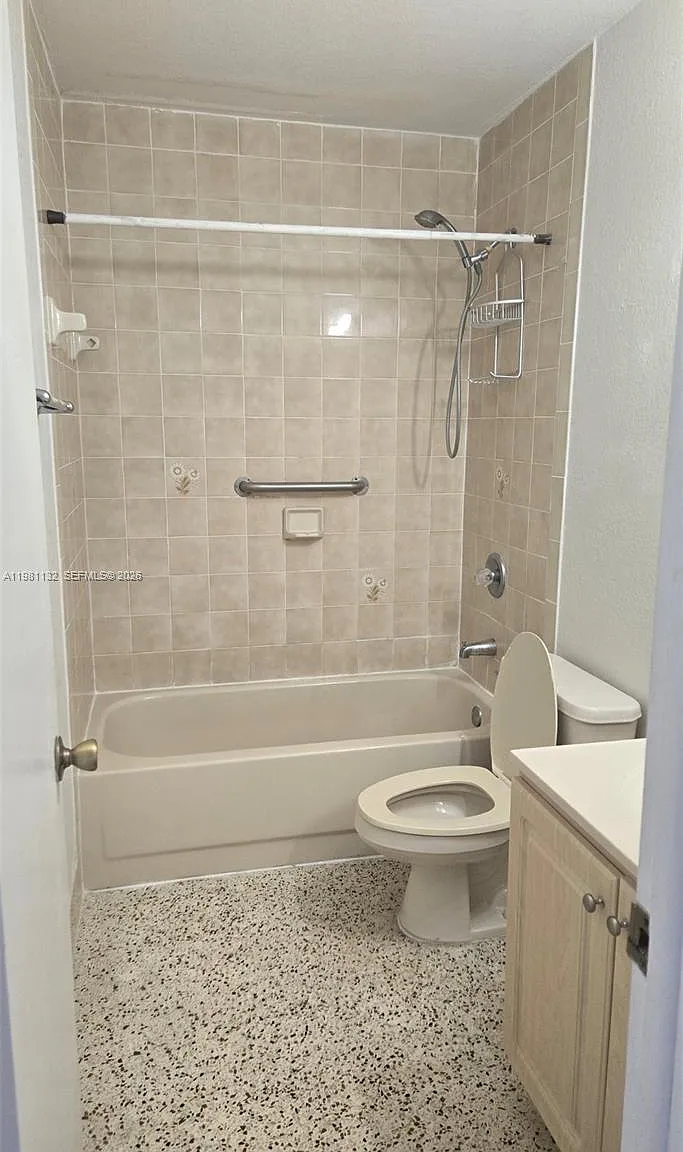 1 bed, 1.0 bath, 566 sqft, $1,700 — Photo 4