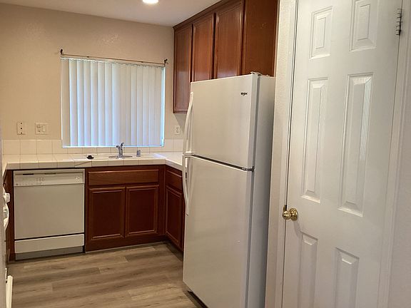 5th image of 25794 Iris Ave Unit A