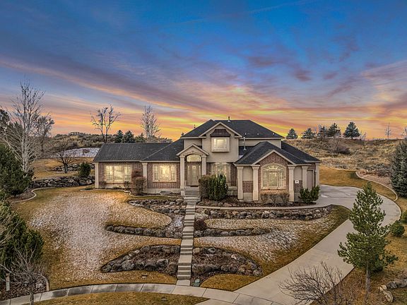 2nd image of 596 S Cascade Ct