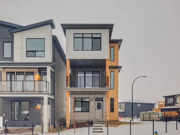 467 33rd St NW, Edmonton, AB T5Y 2C9