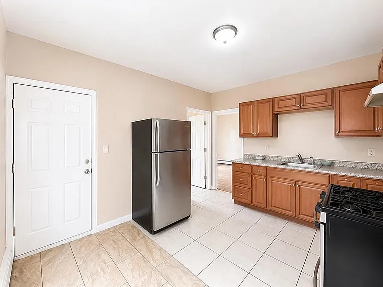 6 Bloomingdale Ave #1 — Photo 3