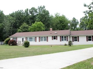 6281 Peck Rd, Ravenna, OH 44266
