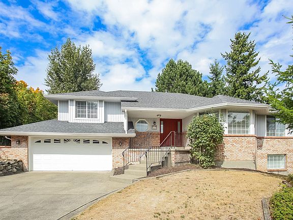 2nd image of 3615 Oakmont Pl NE