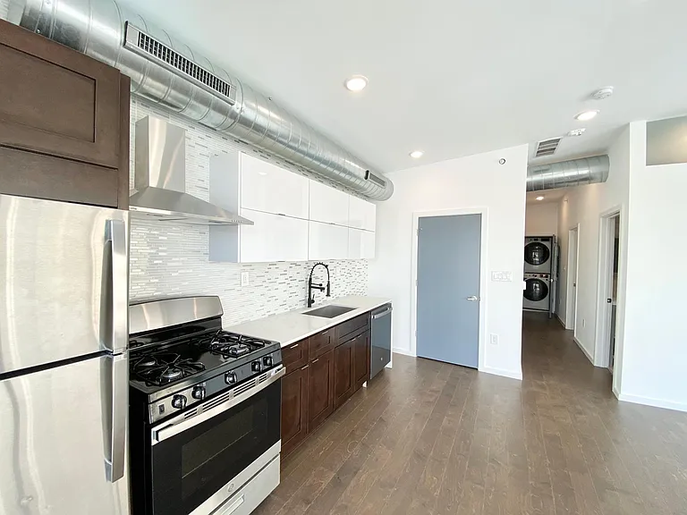 1233 N Franklin St #A7 — Photo 5