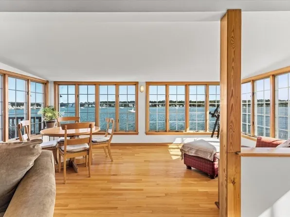 10 Nimrod Way, Wareham, MA 02571