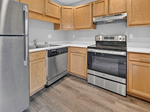 3rd image of 750 W Moorhead Cir #A