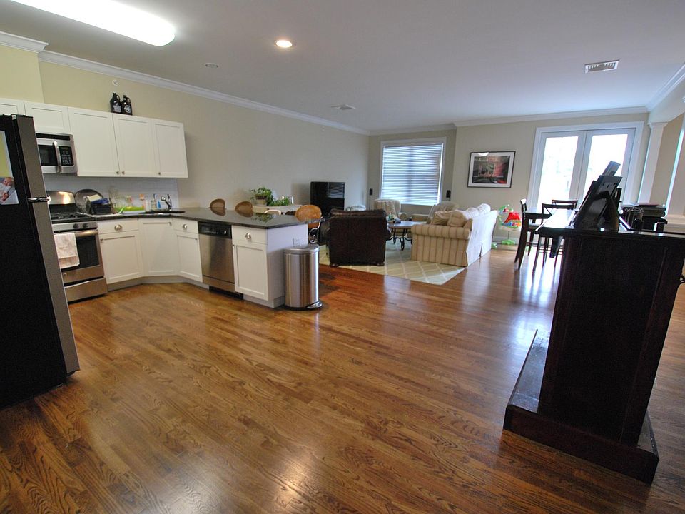 1st image of 23 Glenmare Mews