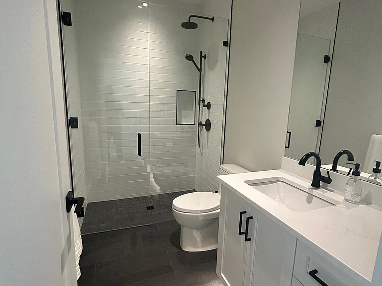 372 Moyne Dr — Photo 15