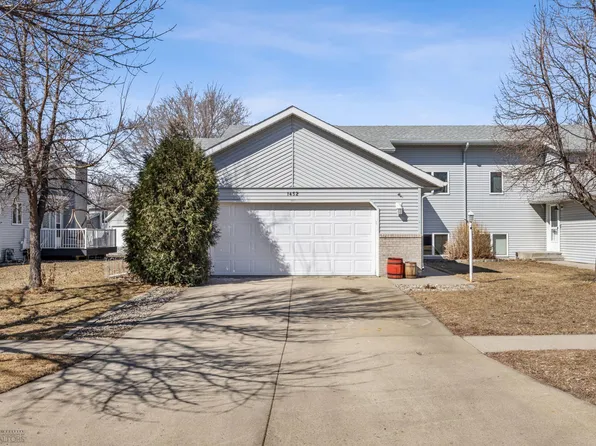1452 14th St E, West Fargo, ND 58078