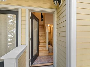 2372 NW Glisan St APT 4, Portland, OR 97210
