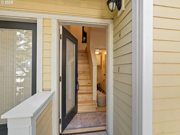 2372 NW Glisan St APT 4, Portland, OR 97210