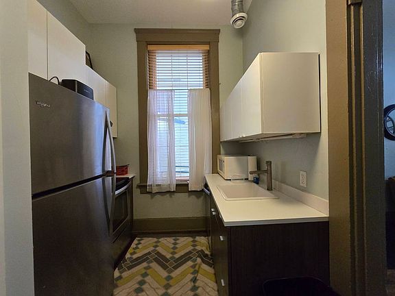 4th image of 512 E 12th St #102