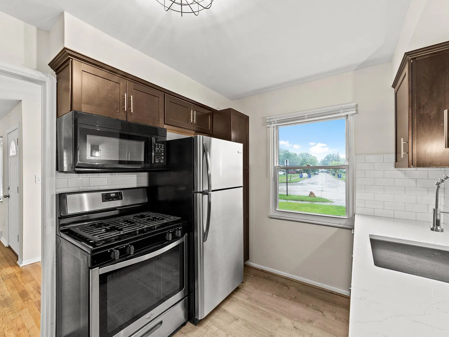 3 bed, 1160 sqft, $1,500 — Photo 4