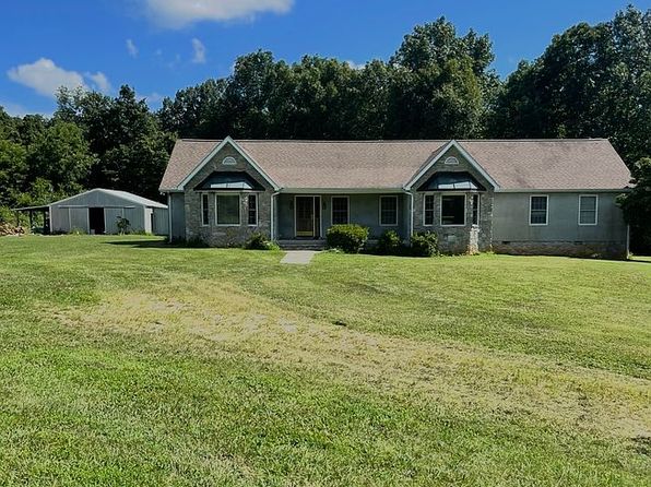 390 Paradise Ln