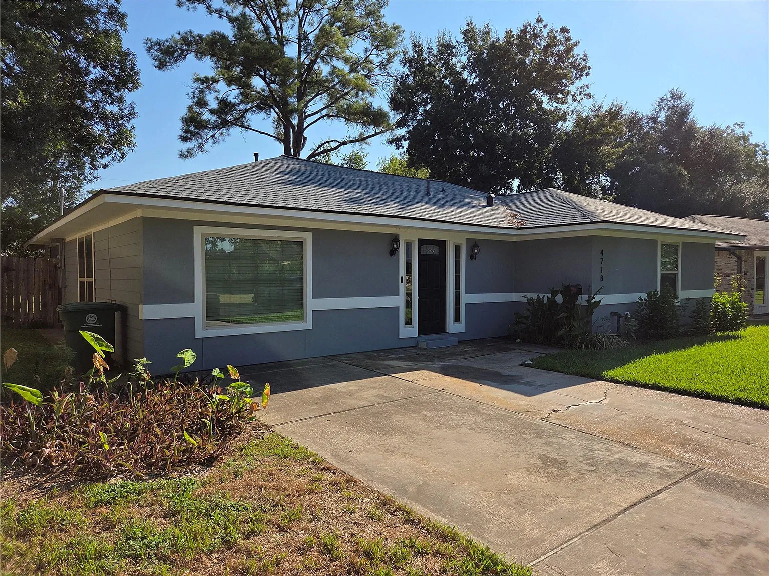 3 bed, 2.0 bath, 1860 sqft, $2,600 — Photo 2