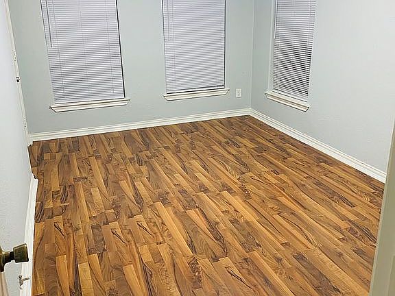 4th image of 2044 Sherwood Dr