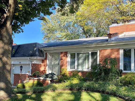 4th image of 111 N Peartree Ln